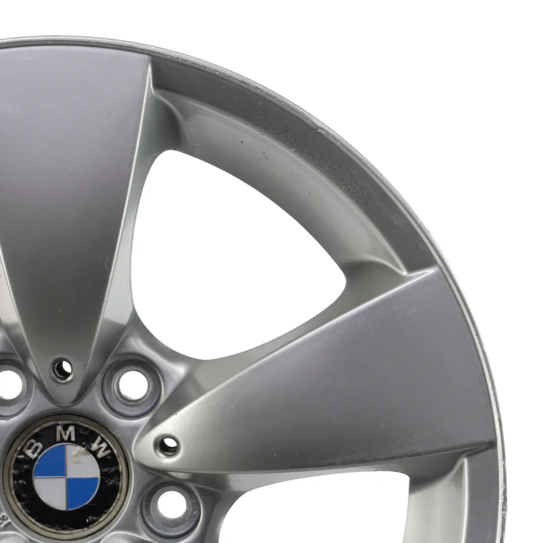 Jante en Alliage Argentée 17" Spider Spoke 138 ET:20 7,5J pour BMW E60 E61 à propos du numéro de pièce 6762001 BMW E60 E61 Jante en Alliage Argentée 17" Spider Spoke 138 ET:20 7,5J - SKU 6762001-2 - Numéro de pièce 6762001