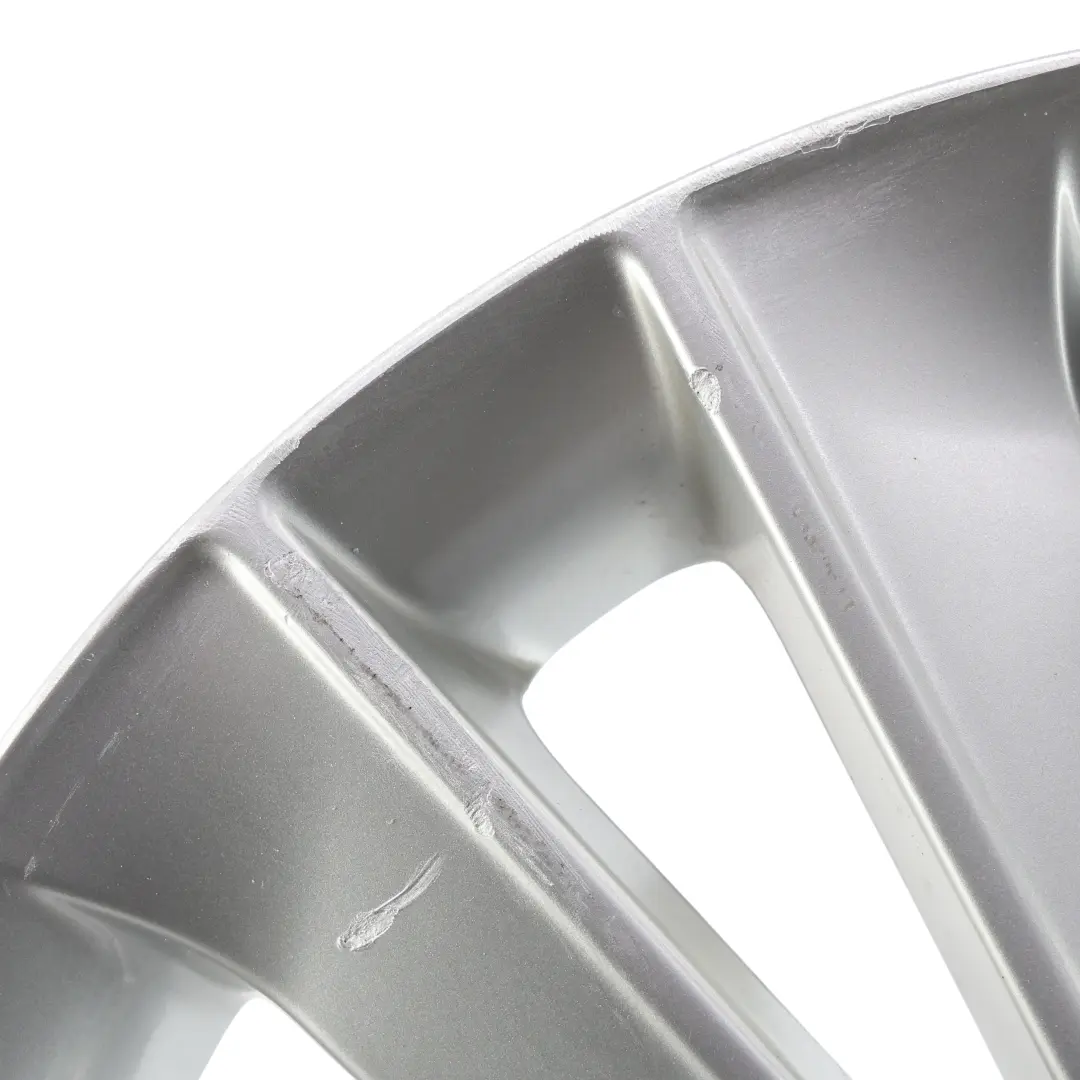 Argento Cerchio in lega 17" V-Spoke 141 ET:47 7J 6762888 per BMW E81 E87 con numero di parte 6775621 BMW E81 E87 Argento Cerchio in lega 17" V-Spoke 141 ET:47 7J 6762888 - SKU 6762888-3 - Numero di parte 6775621