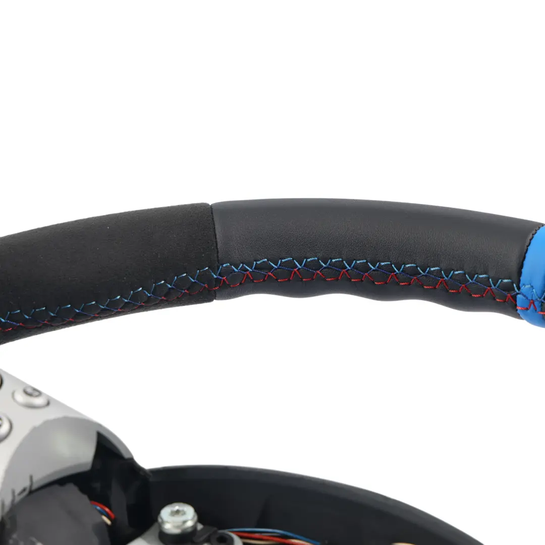 NUOVO Nero Pelle Alcantara Sport per Mini Cooper R50 R52 R53 Volante con numero di parte 6769733 Mini Cooper R50 R52 R53 Volante NUOVO Nero Pelle Alcantara Sport - SKU 6769733-2 - Numero di parte 6769733