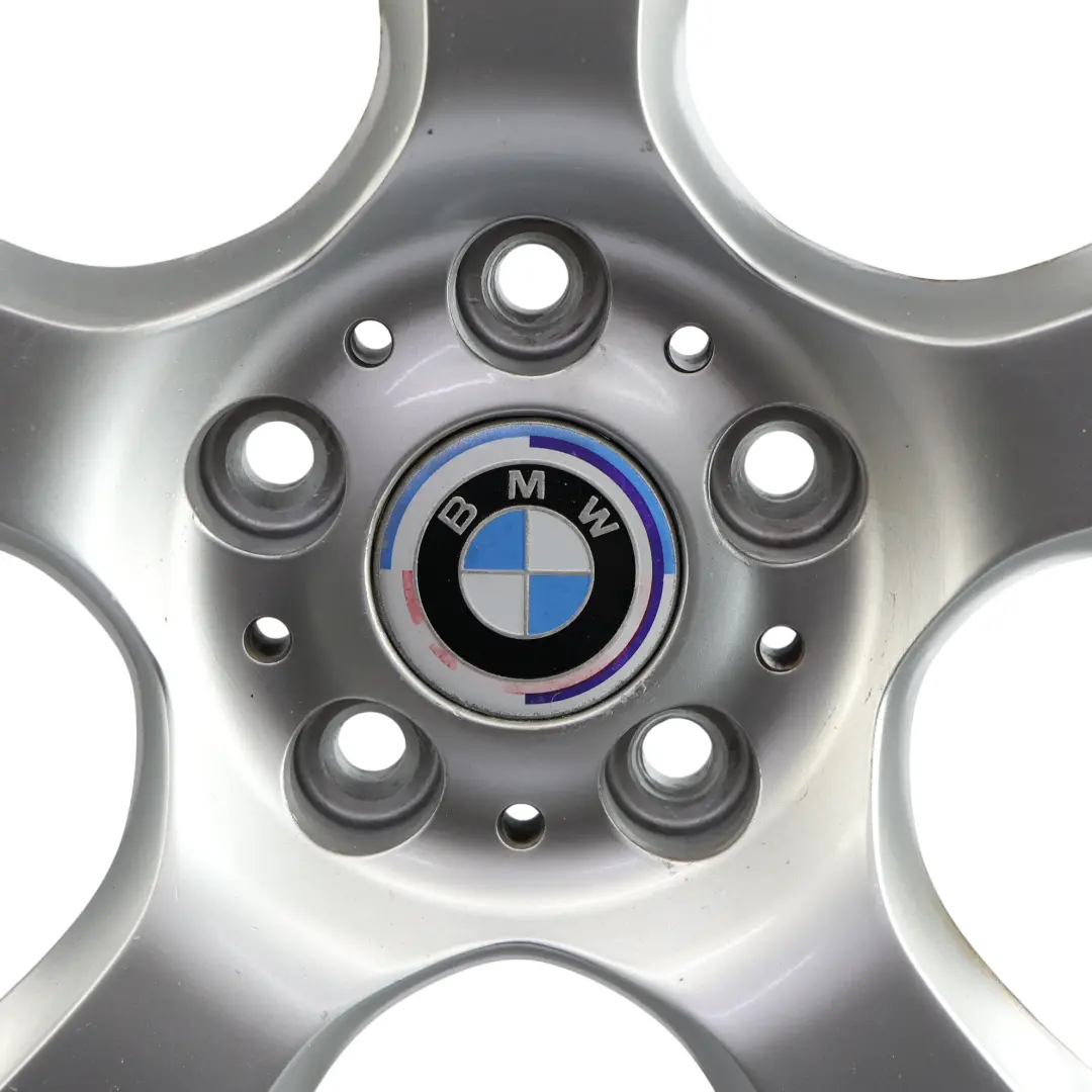 Felga aluminiowa 17" 8J ET:34 do BMW E90 o numerze 6770239 BMW E90 Felga aluminiowa 17" 8J ET:34 - SKU 6770239-2 - Numer Części 6770239