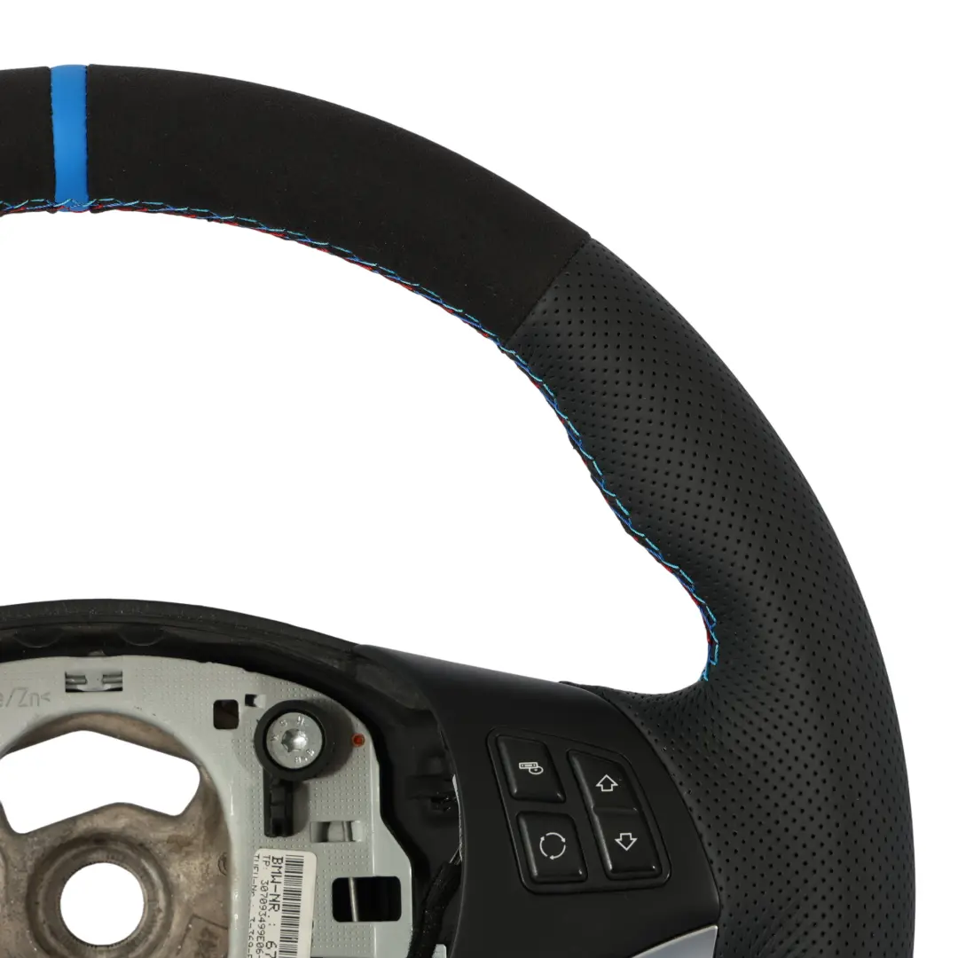 Look NUOVO Pelle Alcantara Finiture per BMW E81 E87 E90 E91 E92 Volante M Sport con numero di parte 6795570 BMW E81 E87 E90 E91 E92 Volante M Sport Look NUOVO Pelle Alcantara Finiture - SKU 6795570-6-TRIM - Numero di parte 6795570