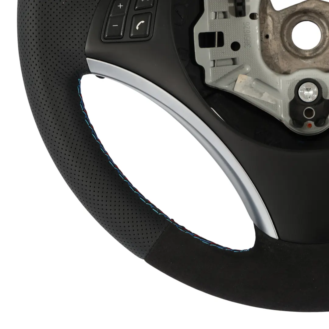 Kierownica Sport Sportowa NOWA Skóra Alcantara do BMW E81 E87 E90 E91 E92 o numerze 6795570 BMW E81 E87 E90 E91 E92 Kierownica Sport Sportowa NOWA Skóra Alcantara - SKU 6795570-6-TRIM - Numer Części 6795570