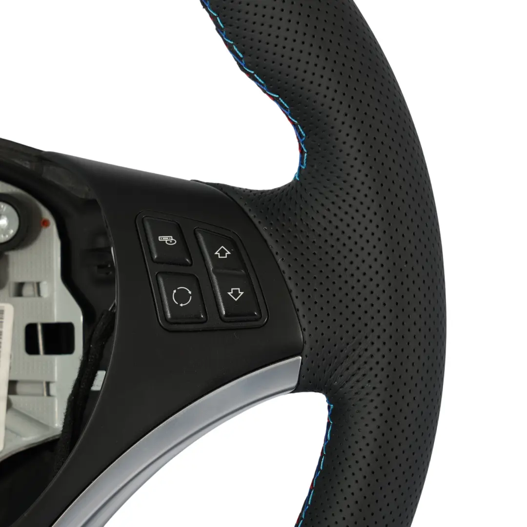 Look NUEVO Cuero Alcantara Embellecedor para BMW E81 E87 E90 E91 E92 Volante M Sport con número de pieza 6795570 BMW E81 E87 E90 E91 E92 Volante M Sport Look NUEVO Cuero Alcantara Embellecedor - SKU 6795570-6-TRIM - Número de pieza 6795570