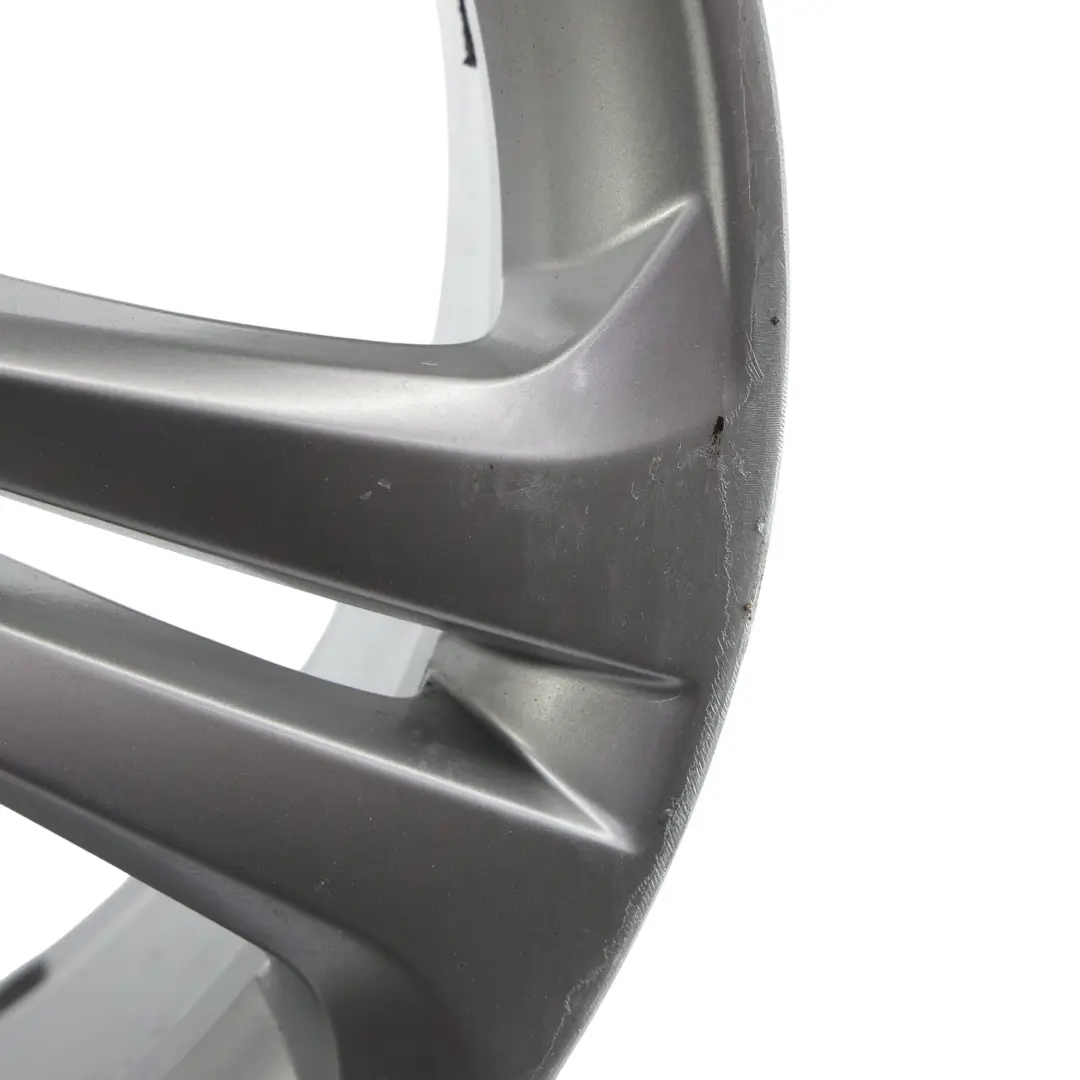 Srebrna Felga Aluminiowa 19" 8,5J 401 ET:47 do BMW F30 F31 F32 o numerze 6796257 BMW F30 F31 F32 Srebrna Felga Aluminiowa 19" 8,5J 401 ET:47 - SKU 6796257-2 - Numer Części 6796257
