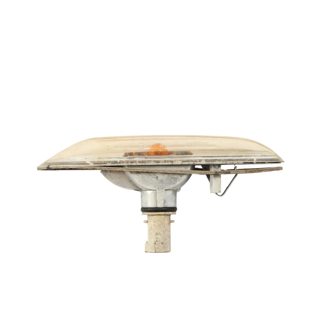 Clignotant Latéral Blanc Droit pour BMW E60 E61 à propos du numéro de pièce 6923920 BMW E60 E61 Clignotant Latéral Blanc Droit - SKU 6923920 - Numéro de pièce 6923920