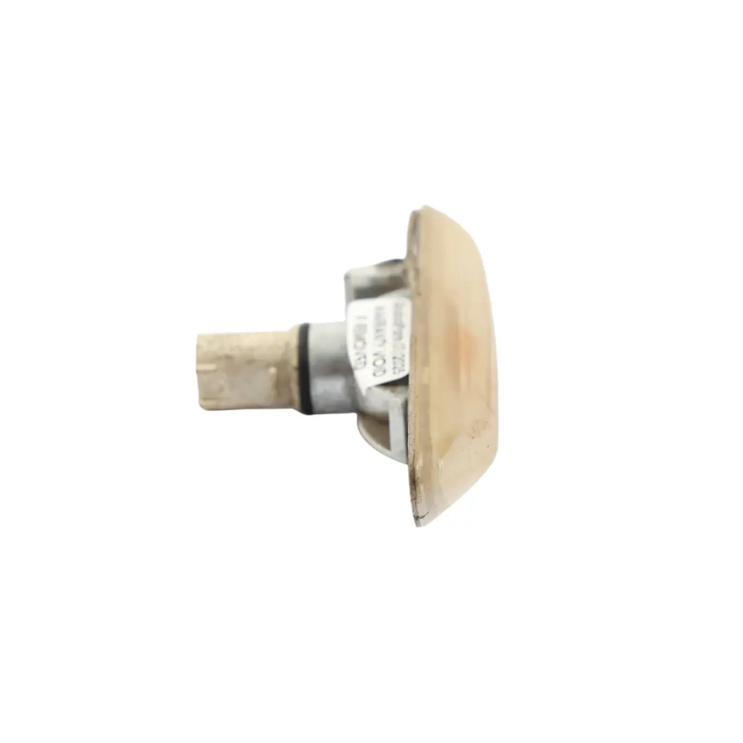 Indicatore Di Direzione Laterale Destro Bianco per BMW E60 E61 con numero di parte 6923920 BMW E60 E61 Indicatore Di Direzione Laterale Destro Bianco - SKU 6923920 - Numero di parte 6923920