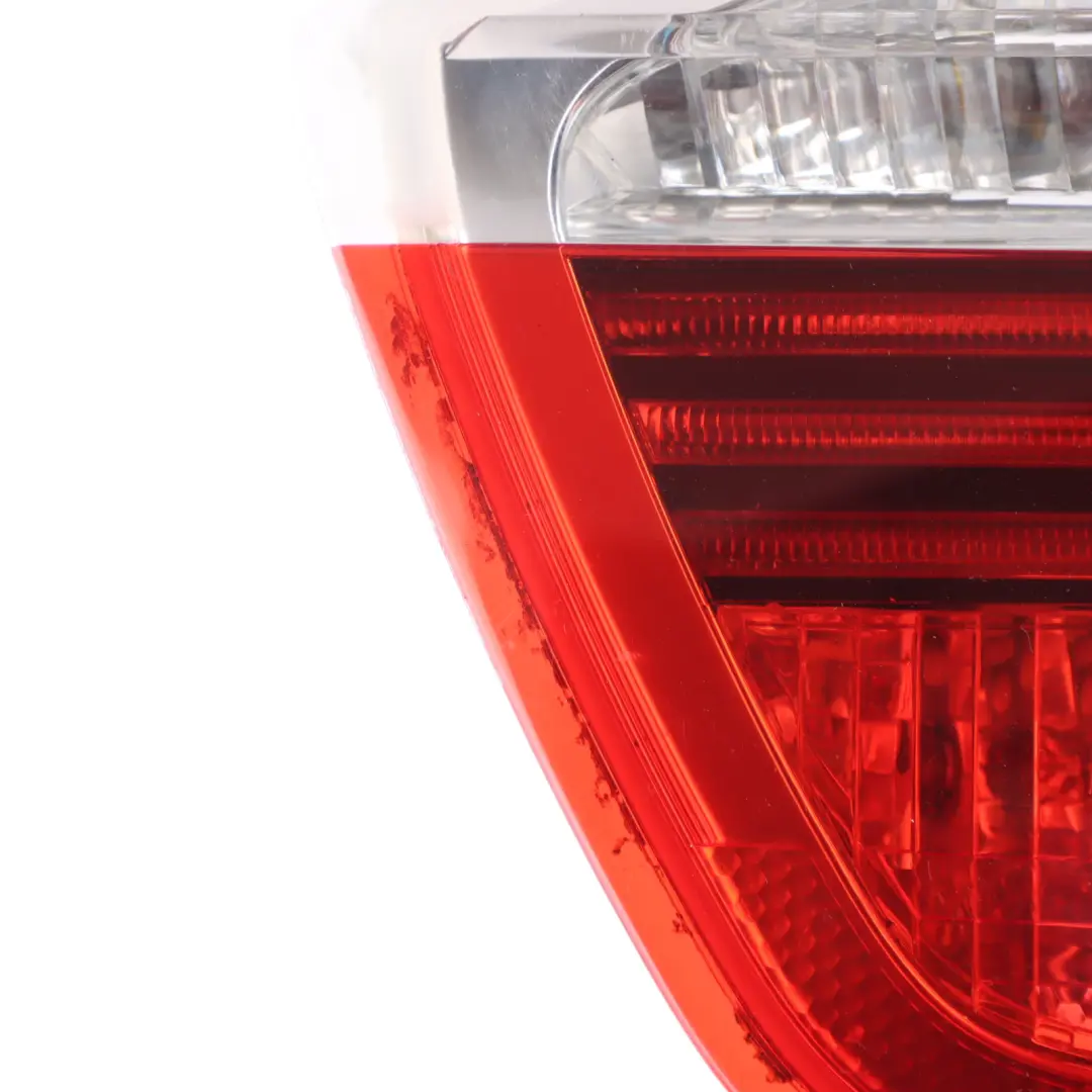 Lampa Klapy Bagażnika Prawy Tył do BMW E90 o numerze 6937460 BMW E90 Lampa Klapy Bagażnika Prawy Tył - SKU 6937460-1 - Numer Części 6937460