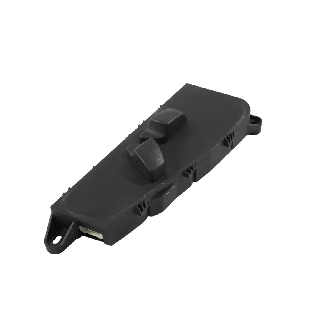 Interruttore Anteriore Regolazione Sedile Sinistro per BMW E60 X5 E70 X6 E71 con numero di parte 6950769 BMW E60 X5 E70 X6 E71 Interruttore Anteriore Regolazione Sedile Sinistro - SKU 6950769 - Numero di parte 6950769