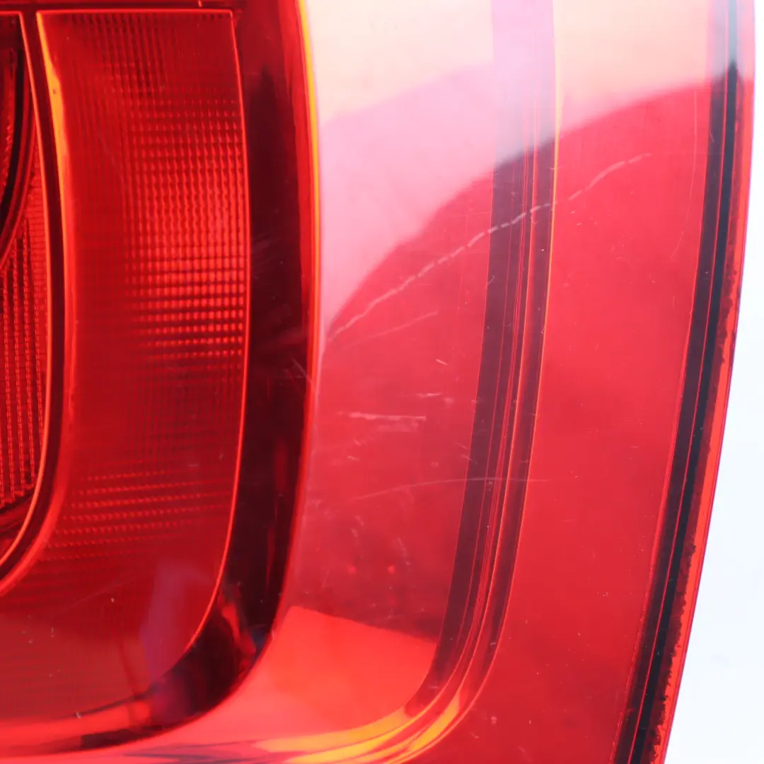 Luz Trasera Panel Lateral Derecho para VW Volkswagen Polo 6R 5 con número de pieza 6R0945096J VW Volkswagen Polo 6R 5 Luz Trasera Panel Lateral Derecho - SKU 6R0945096J - Número de pieza 6R0945096J