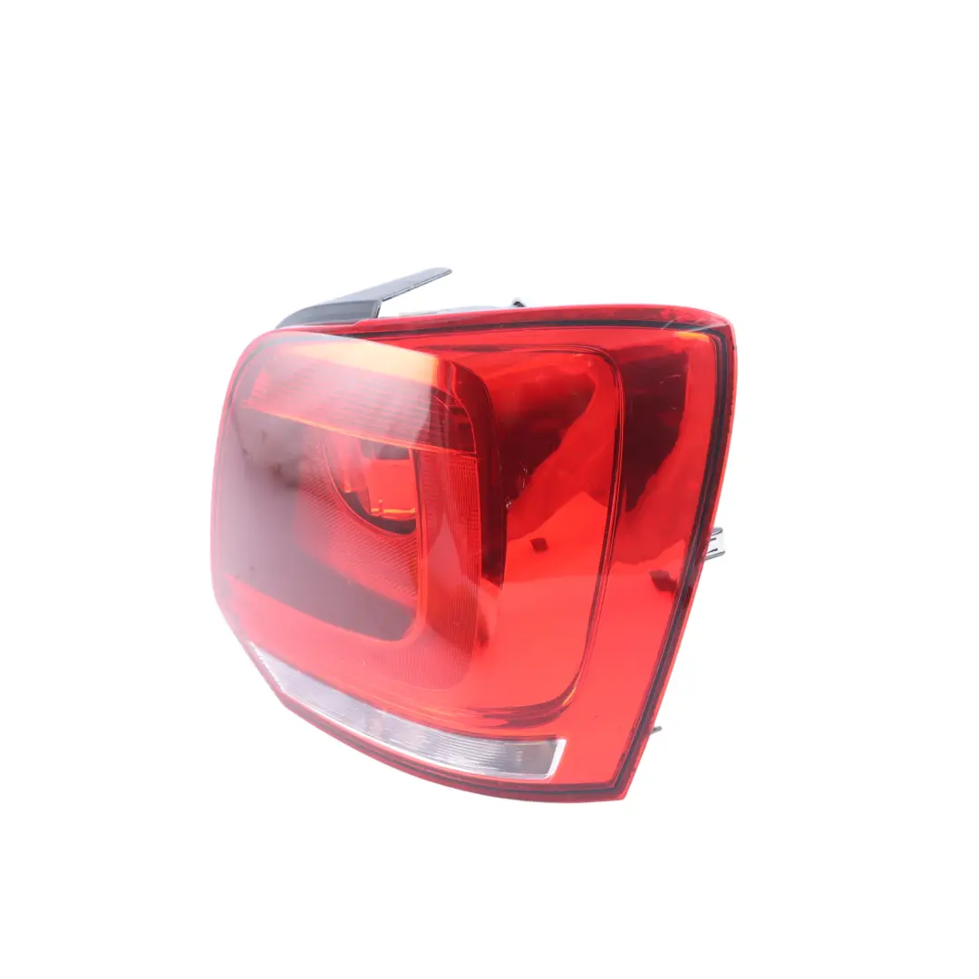 Luz Trasera Panel Lateral Derecho para VW Volkswagen Polo 6R 5 con número de pieza 6R0945096J VW Volkswagen Polo 6R 5 Luz Trasera Panel Lateral Derecho - SKU 6R0945096J - Número de pieza 6R0945096J