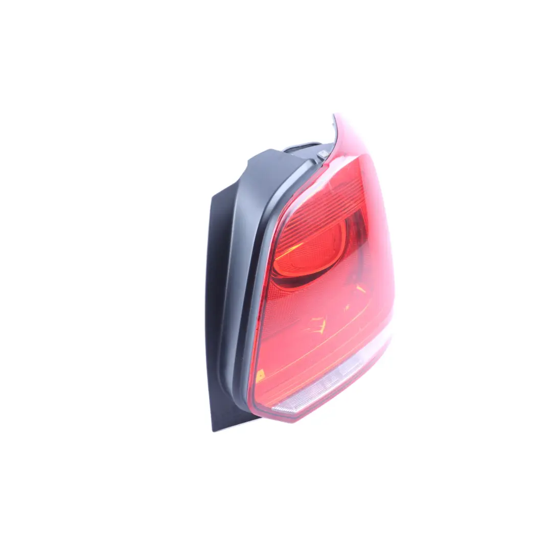 Luz Trasera Panel Lateral Derecho para VW Volkswagen Polo 6R 5 con número de pieza 6R0945096J VW Volkswagen Polo 6R 5 Luz Trasera Panel Lateral Derecho - SKU 6R0945096J - Número de pieza 6R0945096J
