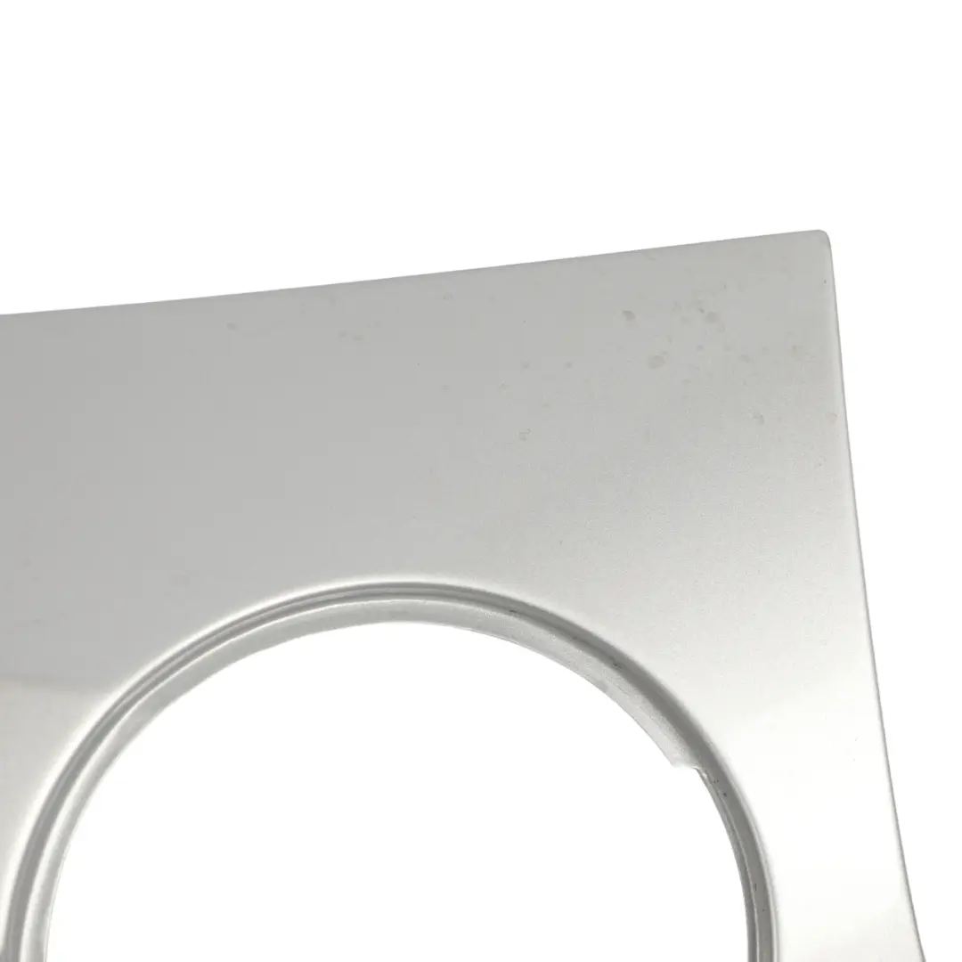 Panneau d'aile arriere droit Titansilber Silver - 354 pour BMW Z4 Series E85 à propos du numéro de pièce 7151640 BMW Z4 Series E85 Panneau d'aile arriere droit Titansilber Silver - 354 - SKU 7151640-TS1 - Numéro de pièce 7151640