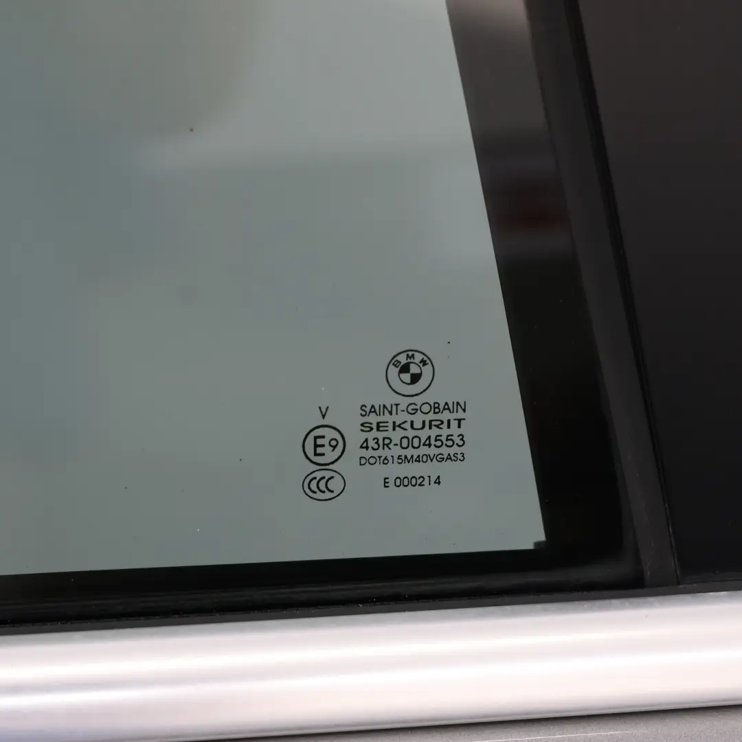 Porta posteriore destra Spacegrau Metallic Grigio - A52 per BMW X3 F25 con numero di parte 7238696 BMW X3 F25 Porta posteriore destra Spacegrau Metallic Grigio - A52 - SKU 7238696-SCG1 - Numero di parte 7238696