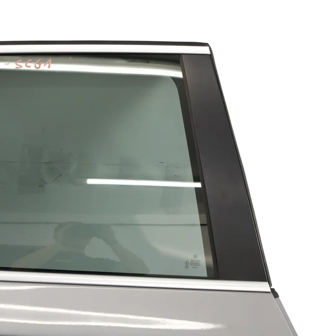 Porta posteriore destra Spacegrau Metallic Grigio - A52 per BMW X3 F25 con numero di parte 7238696 BMW X3 F25 Porta posteriore destra Spacegrau Metallic Grigio - A52 - SKU 7238696-SCG1 - Numero di parte 7238696