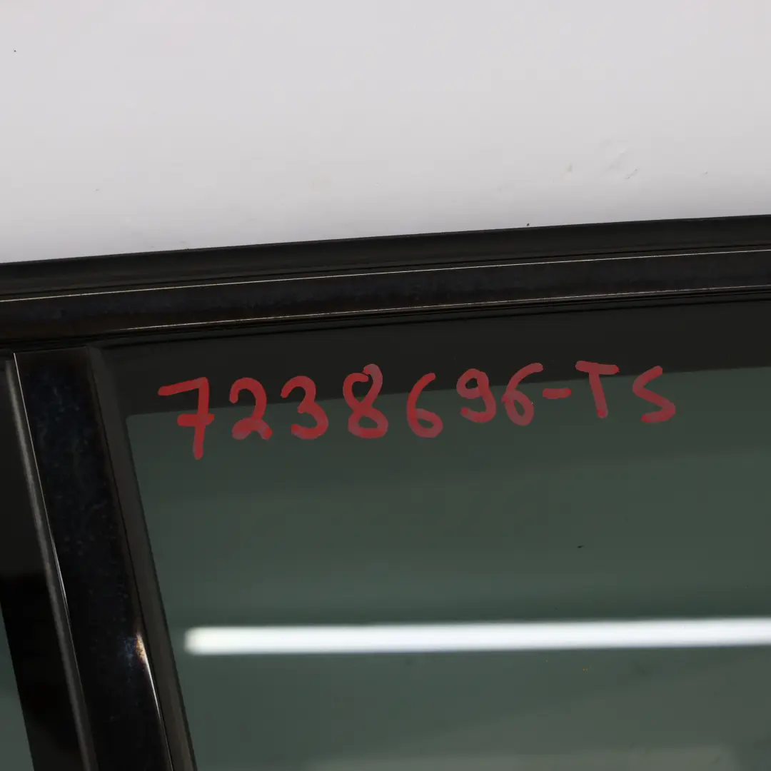 Porta Posteriore Destra Titansilber Titan Silver Metallic - 354 per BMW X3 F25 con numero di parte 7238696 BMW X3 F25 Porta Posteriore Destra Titansilber Titan Silver Metallic - 354 - SKU 7238696-TS - Numero di parte 7238696