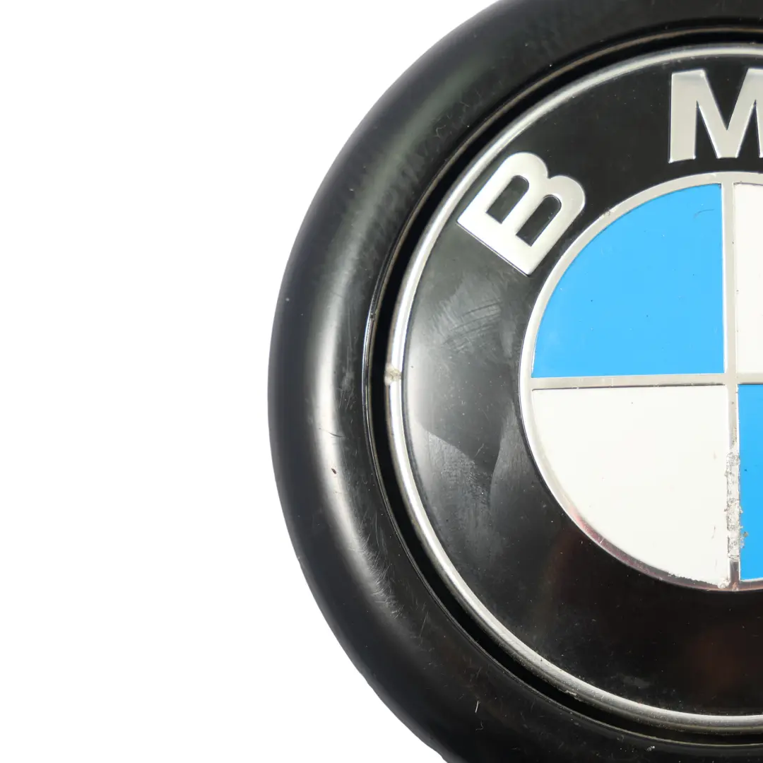 Emblema Manija Maletero Botón Apertura Portón Trasero Negro para BMW F20 F21 con número de pieza 7248535 BMW F20 F21 Emblema Manija Maletero Botón Apertura Portón Trasero Negro - SKU 7248535-4 - Número de pieza 7248535