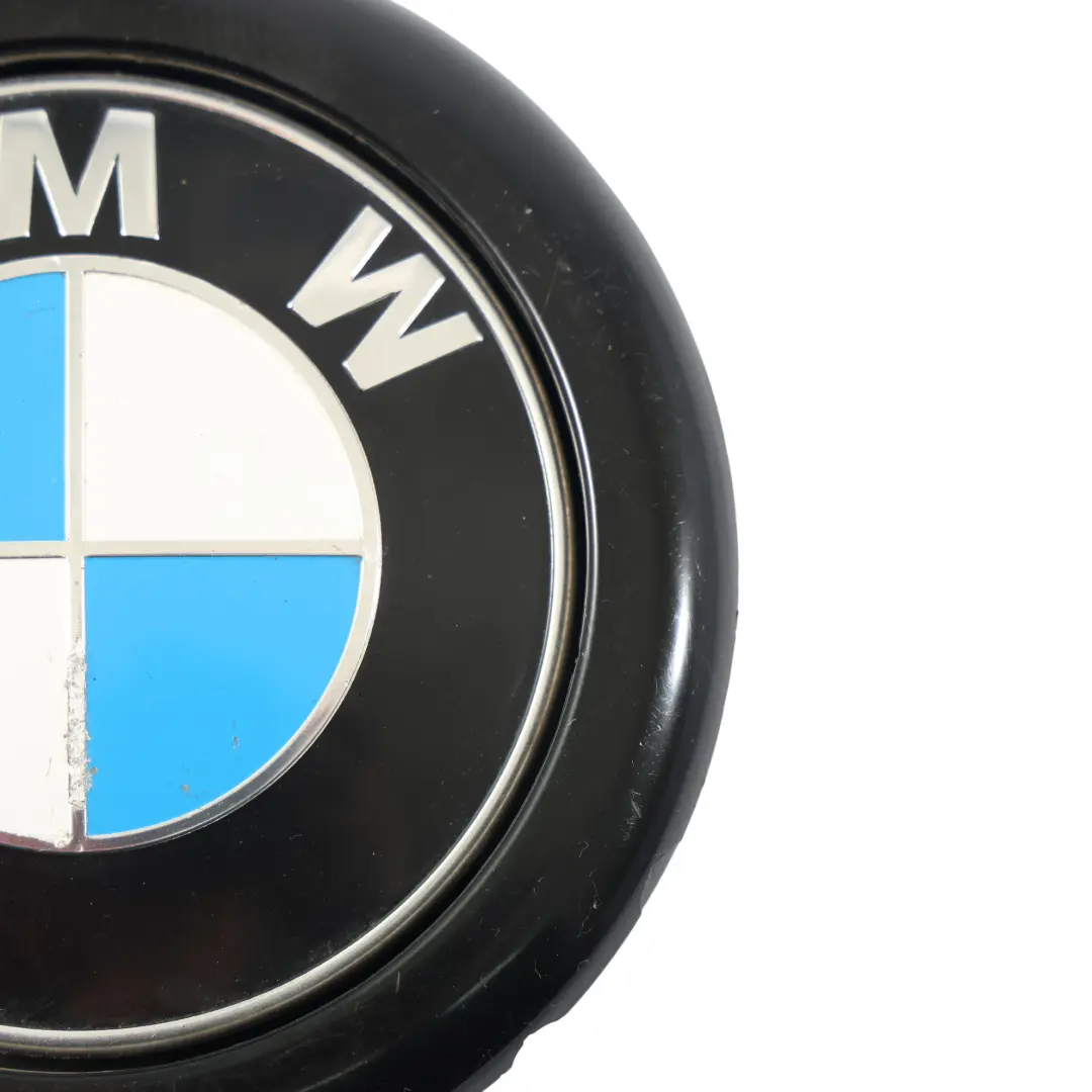 Emblema Manija Maletero Botón Apertura Portón Trasero Negro para BMW F20 F21 con número de pieza 7248535 BMW F20 F21 Emblema Manija Maletero Botón Apertura Portón Trasero Negro - SKU 7248535-4 - Número de pieza 7248535