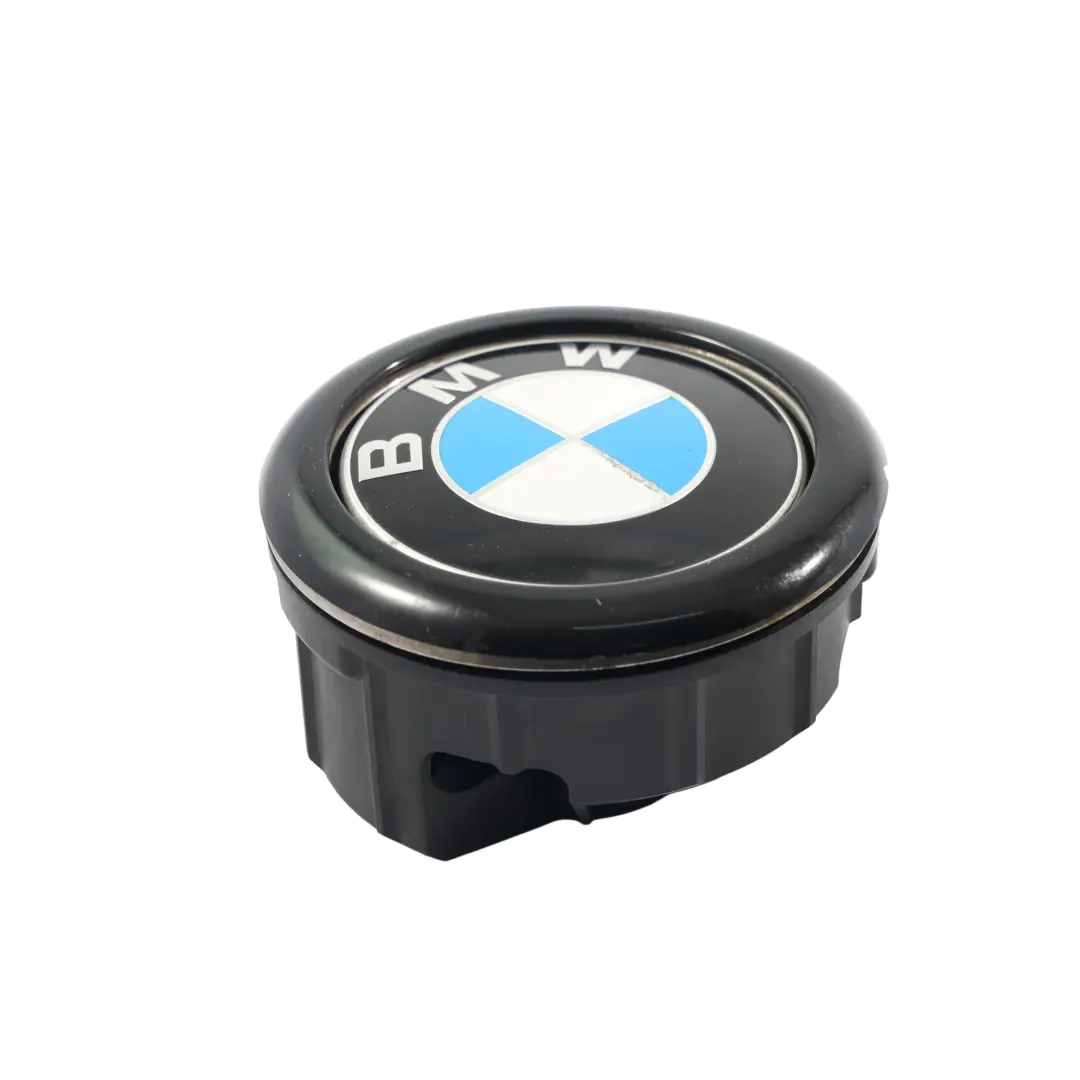 Emblema Manija Maletero Botón Apertura Portón Trasero Negro para BMW F20 F21 con número de pieza 7248535 BMW F20 F21 Emblema Manija Maletero Botón Apertura Portón Trasero Negro - SKU 7248535-4 - Número de pieza 7248535