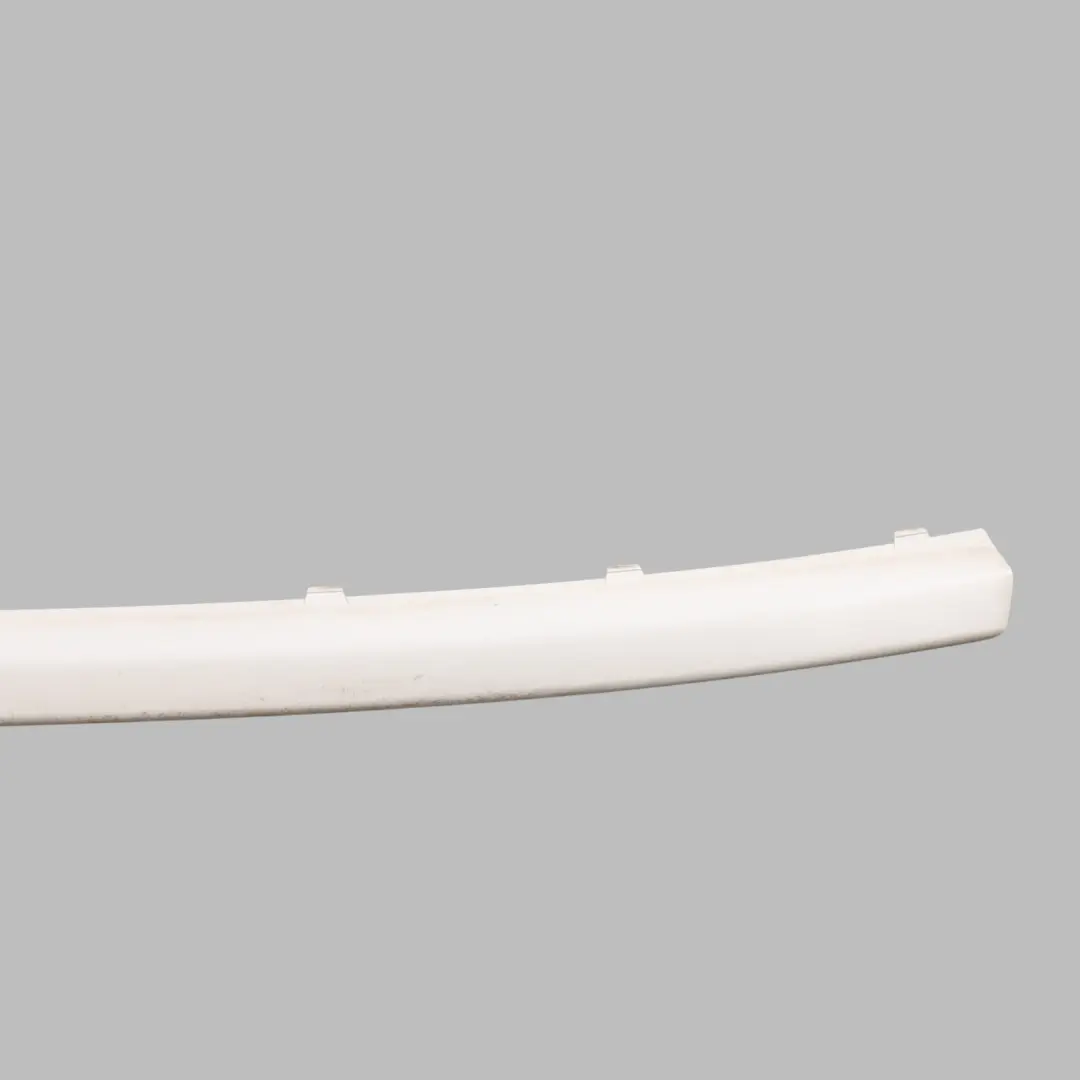 Paraurti Anteriore Striscia Inferiore Finitura Bianco - A96 per BMW F20 F21 con numero di parte 7272573 BMW F20 F21 Paraurti Anteriore Striscia Inferiore Finitura Bianco - A96 - SKU 7272573-MW - Numero di parte 7272573