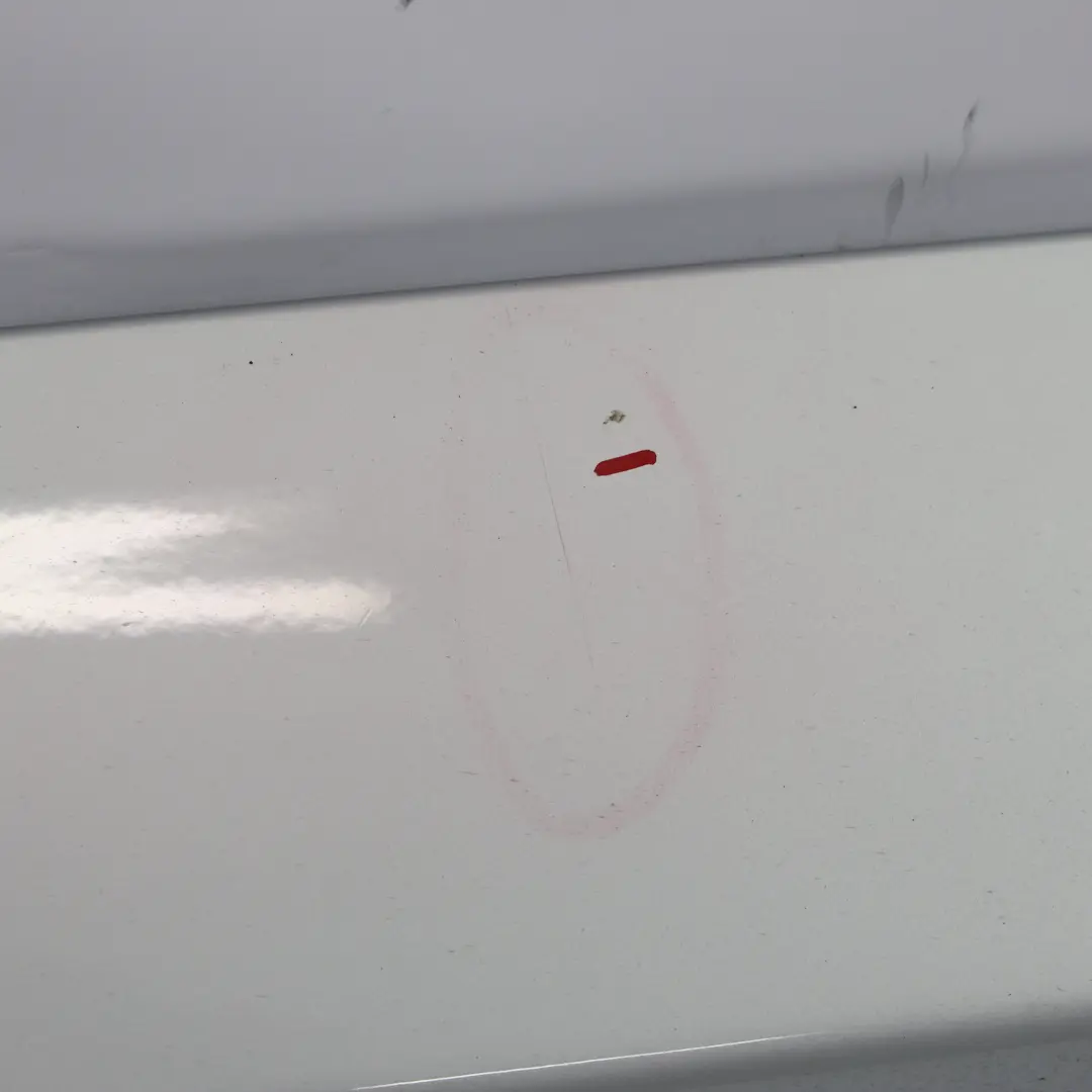 Listón de Umbral Faldón Lateral Derecho Glacier Silver Metallic - A83 para BMW F20 con número de pieza 7293554 BMW F20 Listón de Umbral Faldón Lateral Derecho Glacier Silver Metallic - A83 - SKU 7293554-GSB - Número de pieza 7293554