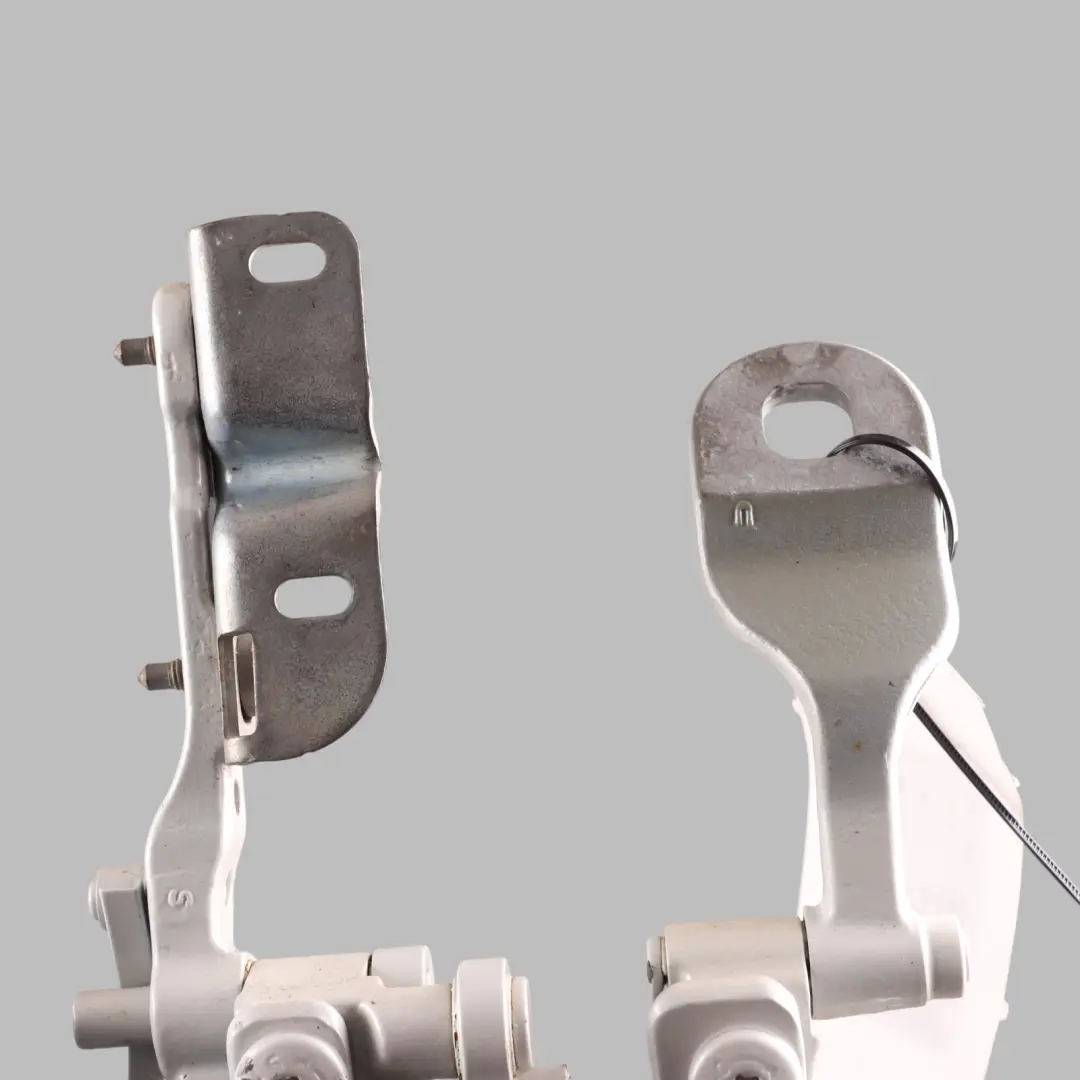 BMW F31 Rear Right O/S Trunk Lid Hinge Mineral White Metallic - A96 7263158 - SKU 7298070-MW - Part number 7298070
