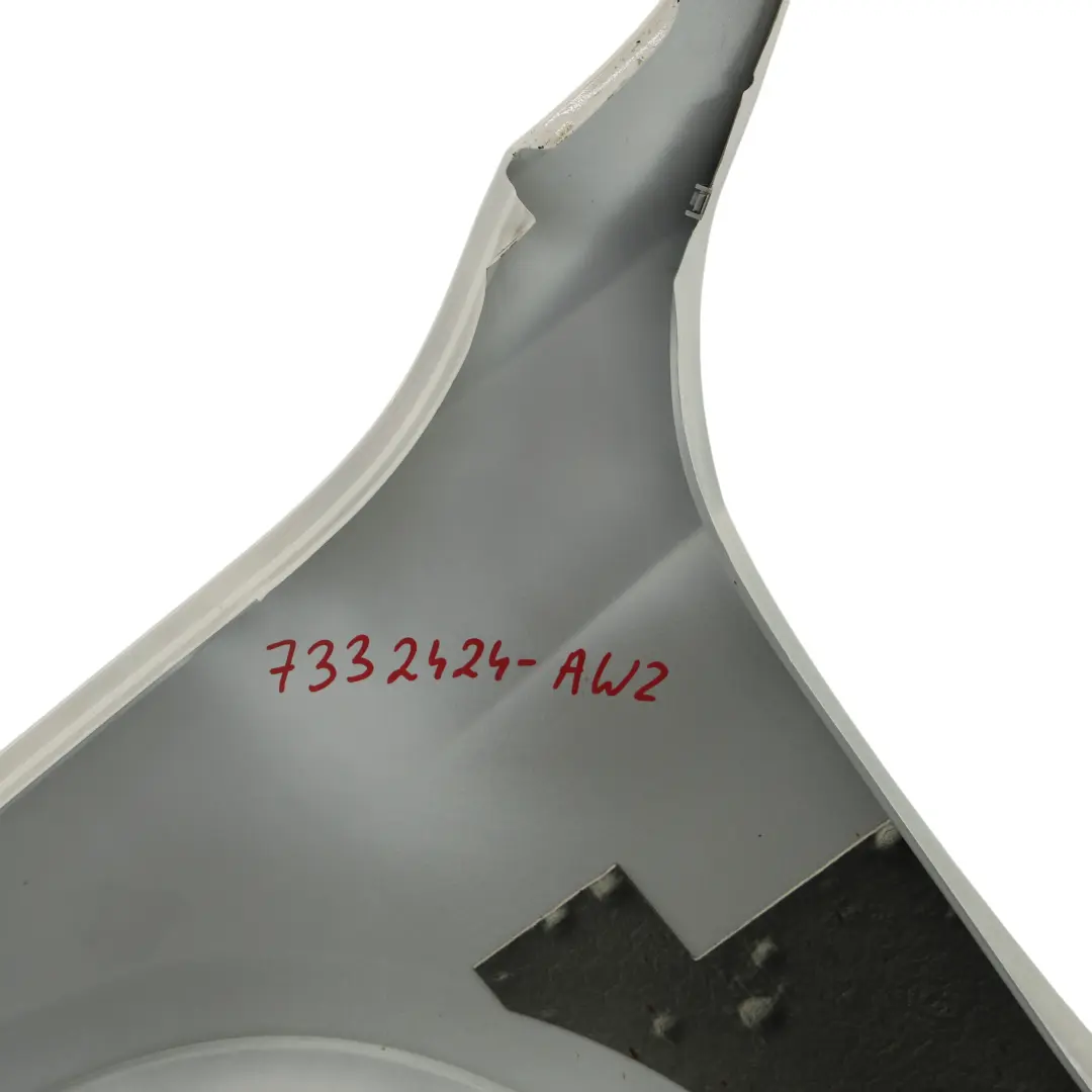 Błotnik Prawy Przedni Boczny Alpinweiss 3 Biały - 300 do BMW X1 E84 o numerze 7332424 BMW X1 E84 Błotnik Prawy Przedni Boczny Alpinweiss 3 Biały - 300 - SKU 7332424-AW2 - Numer Części 7332424