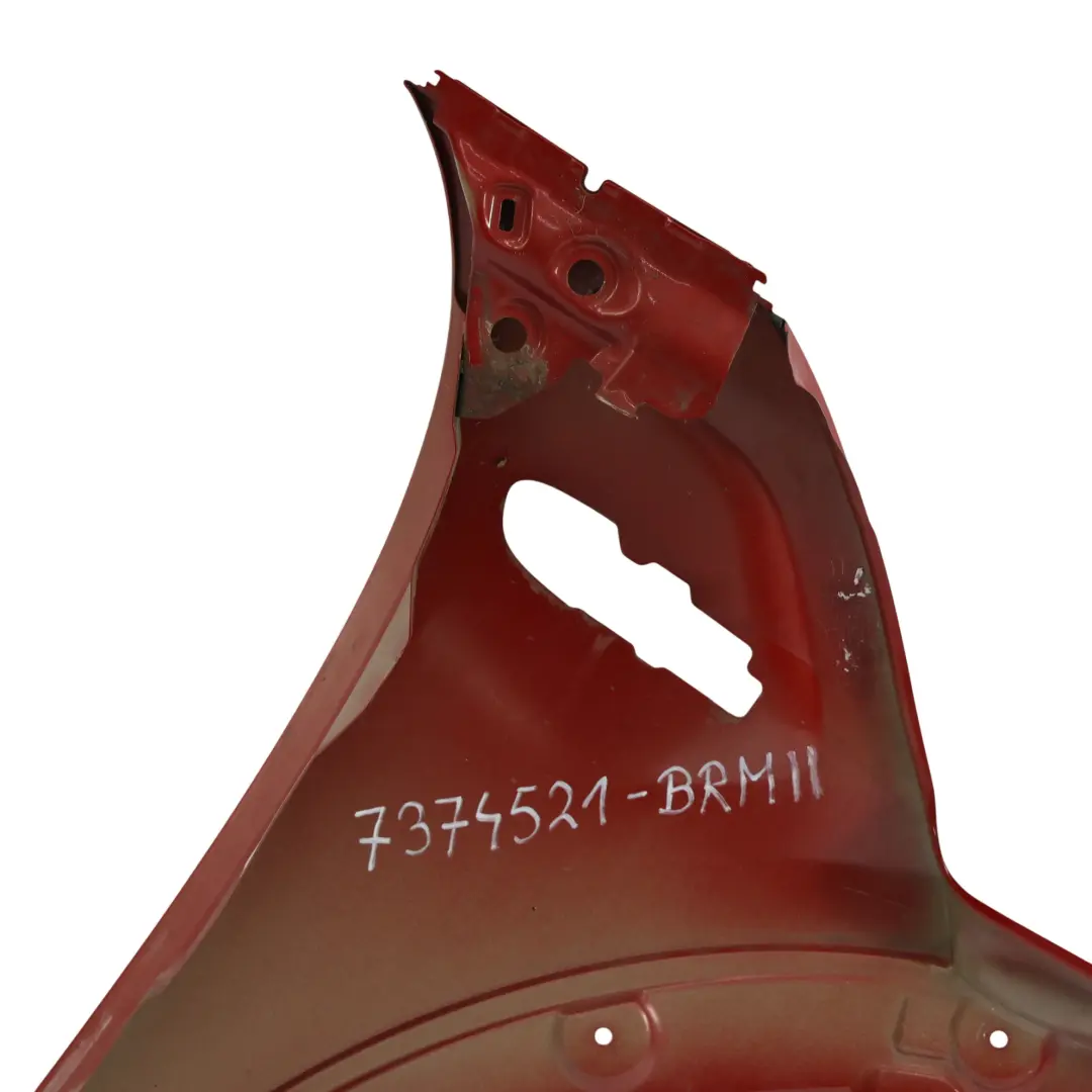 Pannello Laterale Ala Anteriore Destra Blazing Red II Metallic B83 per Mini F55 F56 con numero di parte 7374521 Mini F55 F56 Pannello Laterale Ala Anteriore Destra Blazing Red II Metallic B83 - SKU 7374521-BRMII - Numero di parte 7374521