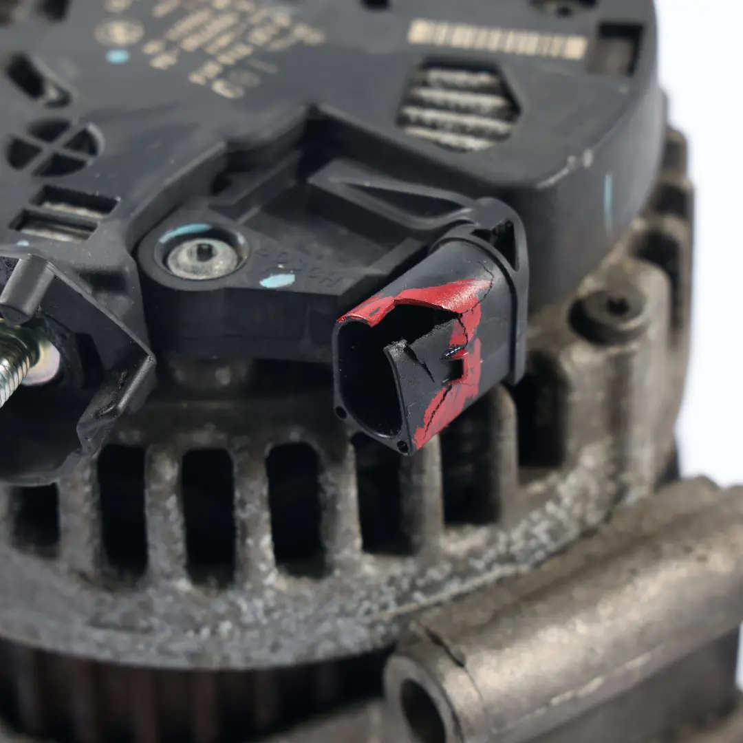 N54 135i 335i Alternatore Generatore 180A per BMW E82 E90 E91 E92 con numero di parte 7558220 BMW E82 E90 E91 E92 N54 135i 335i Alternatore Generatore 180A - SKU 7558220-1 - Numero di parte 7558220