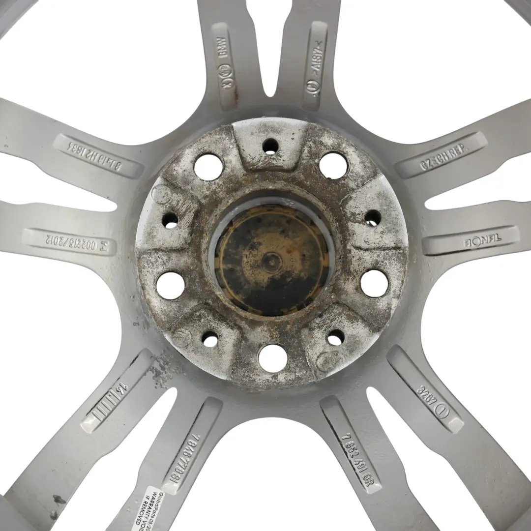 Silberne Leicht Metall Felge 18" 8J ET:34 für BMW F30 F31 F32 mit Teilenummer 7846778 BMW F30 F31 F32 Silberne Leicht Metall Felge 18" 8J ET:34 - SKU 7846778-2 - Teilenummer 7846778