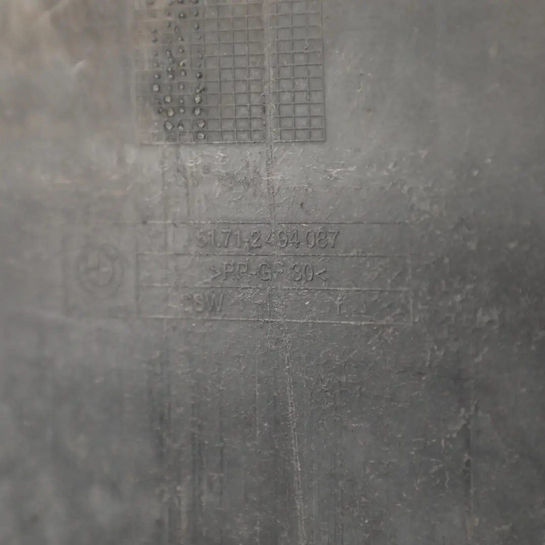 Multifunctional Boot Trunk Lid Storage Bin Panel Cover 2494087 to BMW E39 with Part number 7895247 BMW E39 Multifunctional Boot Trunk Lid Storage Bin Panel Cover 2494087 - SKU 7895247 - Part number 7895247