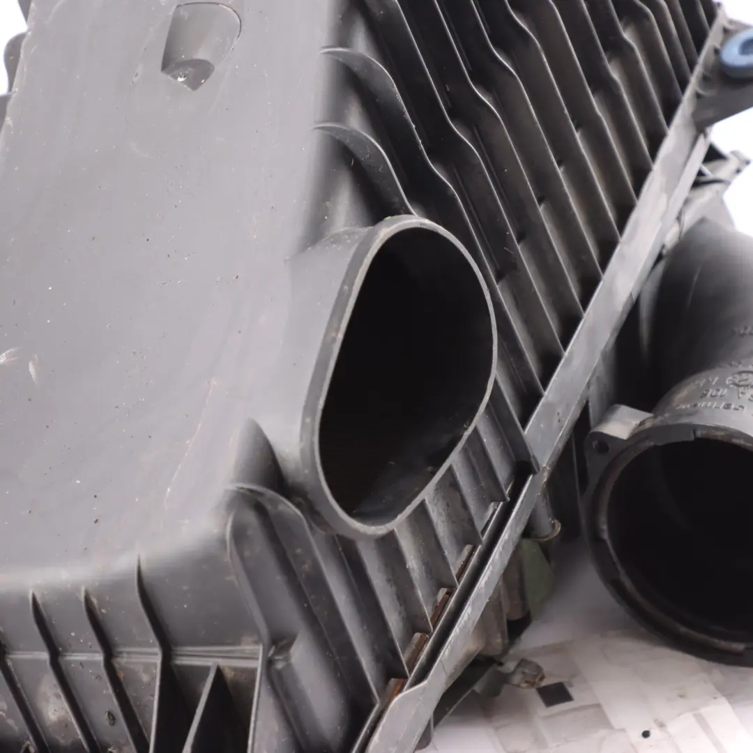 7L 2.5 TDI Diesel Luftfilterkasten Gehäuse für VW Volkswagen Touareg mit Teilenummer 7L0129607 VW Volkswagen Touareg 7L 2.5 TDI Diesel Luftfilterkasten Gehäuse - SKU 7L0129607 - Teilenummer 7L0129607