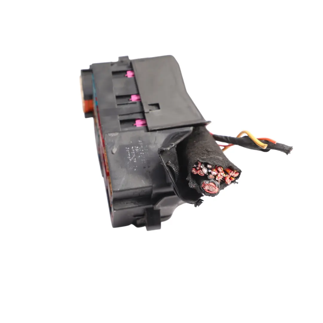 Volkswagen Touareg 7L Boîtier Fusibles Module Relais Électrique 7L0941828A - SKU 7L0941824A - Numéro de pièce 7L0941824A