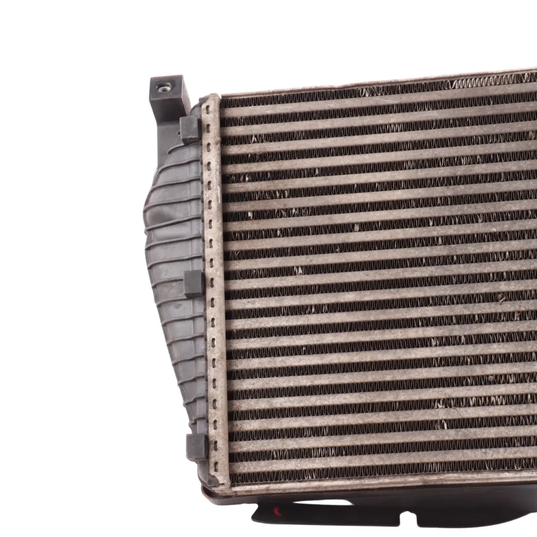 Carica Sinistro per Porsche Cayenne 92A Audi Q7 4L Intercooler Aria Di con numero di parte 7L6145803D Porsche Cayenne 92A Audi Q7 4L Intercooler Aria Di Carica Sinistro - SKU 7L6145803D - Numero di parte 7L6145803D