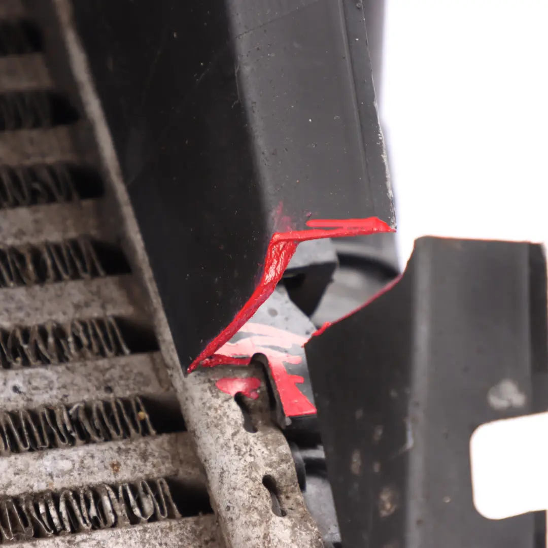 Ladeluft Kühler Links für Porsche Cayenne 92A Audi Q7 4L mit Teilenummer 7L6145803D Porsche Cayenne 92A Audi Q7 4L Ladeluft Kühler Links - SKU 7L6145803D - Teilenummer 7L6145803D