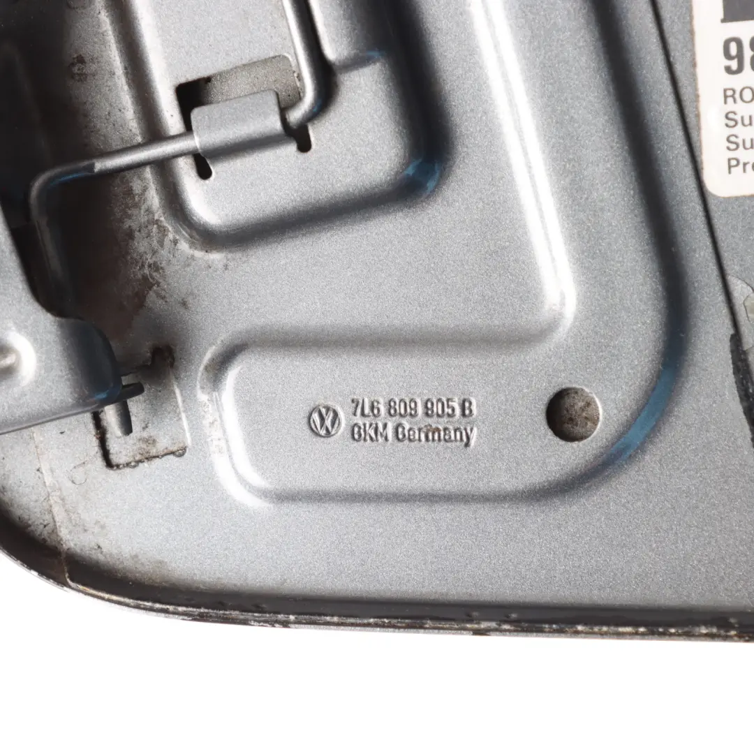 VW Touareg 7L Fuel Filler Flap Tank Cap Cover Salt Lake Grey - D7Z - SKU 7L6809905B-SAL1 - Part number 7L6809905B