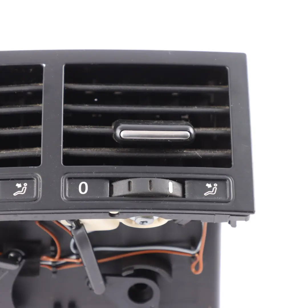 7L Panneau Ventilation Console Centrale Arrière pour Volkswagen Touareg à propos du numéro de pièce 7L6819203D Volkswagen Touareg 7L Panneau Ventilation Console Centrale Arrière - SKU 7L6819203D - Numéro de pièce 7L6819203D