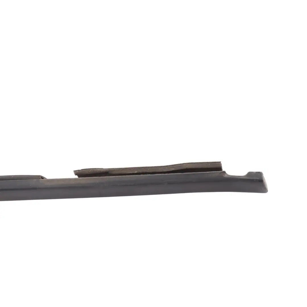 7L Front Door Window Seal Gasket Right O/S to Volkswagen Touareg with Part number 7L6837478D Volkswagen Touareg 7L Front Door Window Seal Gasket Right O/S - SKU 7L6837478D - Part number 7L6837478D