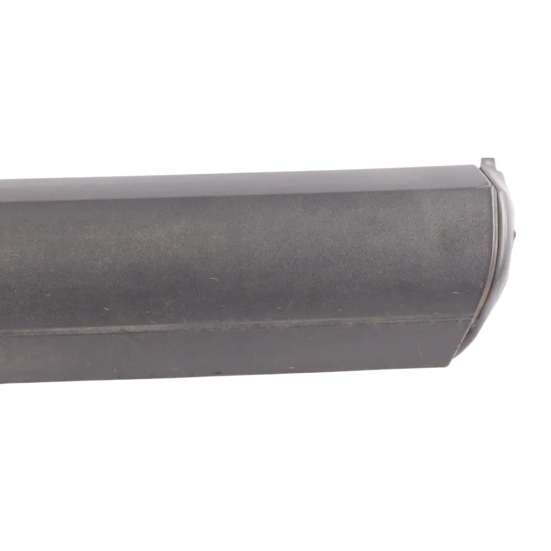 7L Panel Moldura Inferior Puerta Trasera Derecha para Volkswagen Touareg con número de pieza 7L6839788F Volkswagen Touareg 7L Panel Moldura Inferior Puerta Trasera Derecha - SKU 7L6839788F - Número de pieza 7L6839788F