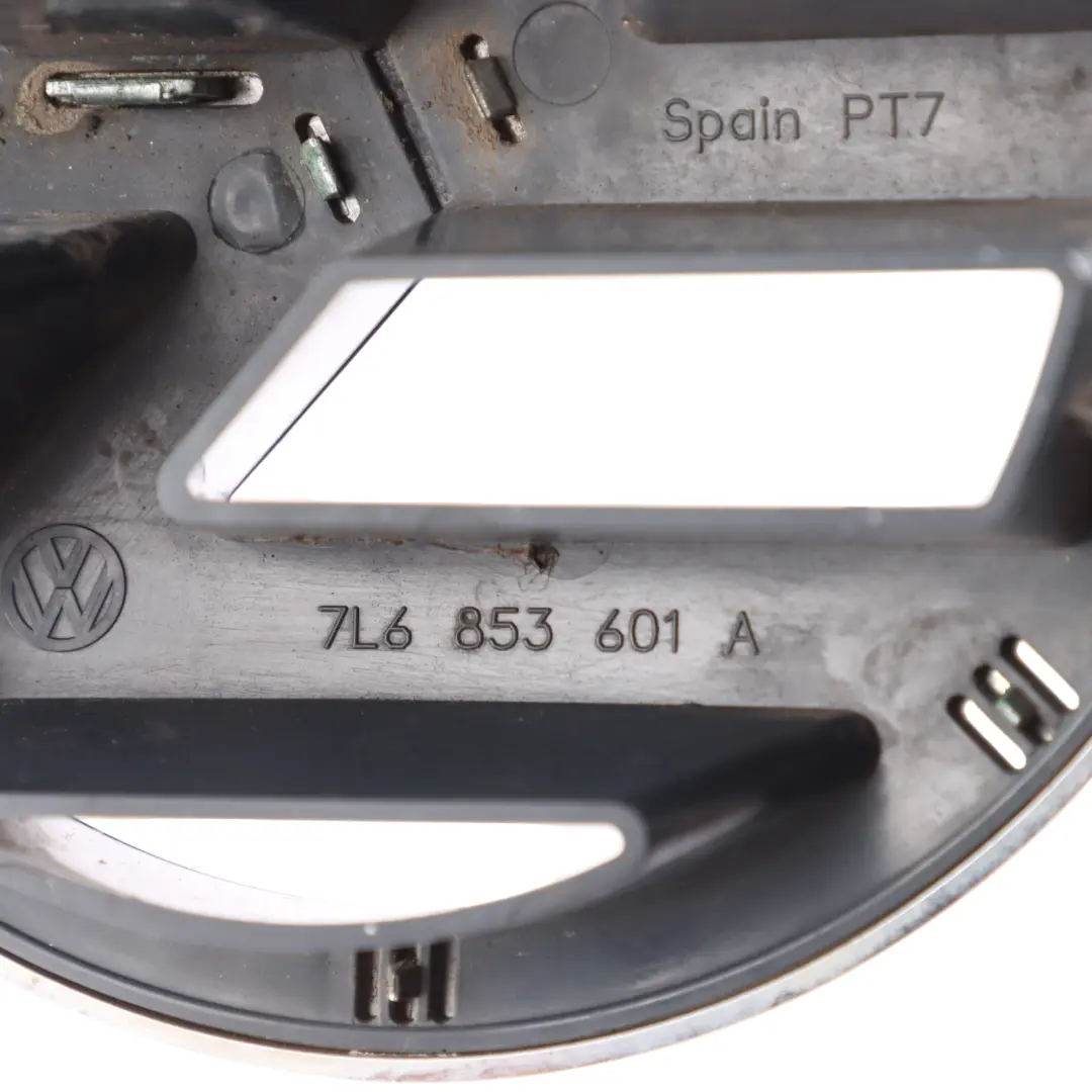VW Volkswagen Touareg 7L Emblem Abzeichen Haube Motorhaube Chrom - SKU 7L6853601A - Teilenummer 7L6853601A