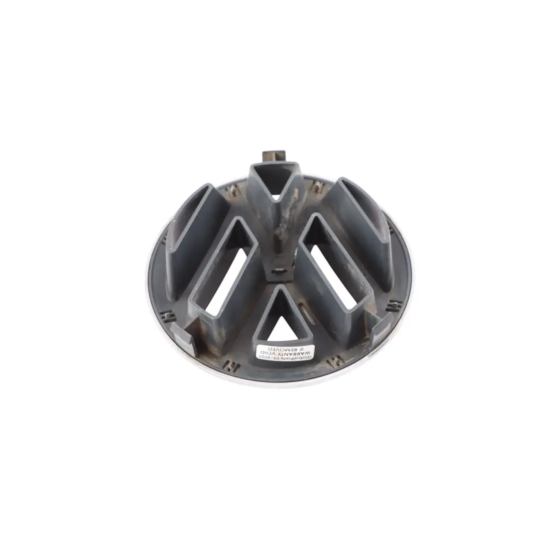 VW Volkswagen Touareg 7L Emblema Distintivo Cappuccio Cromato - SKU 7L6853601A - Numero di parte 7L6853601A