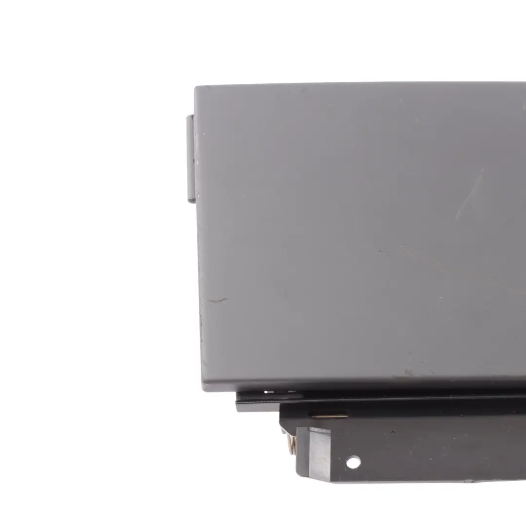 Volkswagen Touareg 7L Bandeja Almacenamiento Puerta Trasera Izquierda - SKU 7L6857951 - Número de pieza 7L6857951