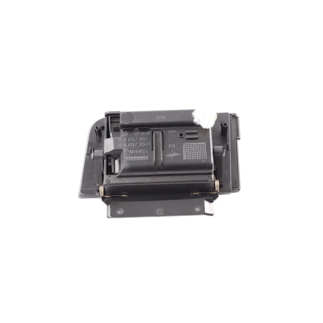 Volkswagen Touareg 7L Bandeja Almacenamiento Puerta Trasera Izquierda - SKU 7L6857951 - Número de pieza 7L6857951
