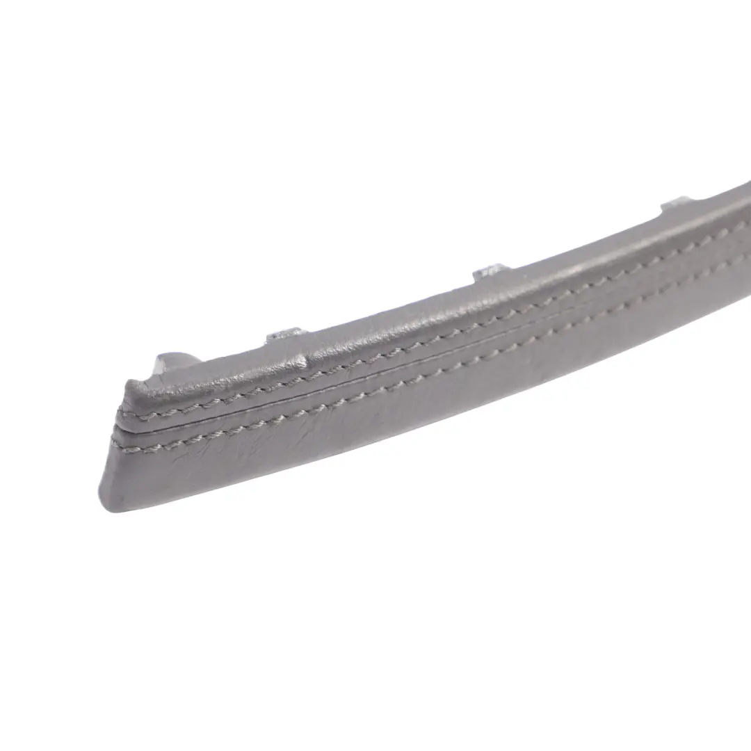 VW Touareg 7L Maniglia Porta Rivestimento Posteriore Destro Pelle - SKU 7L6867372B - Numero di parte 7L6867372B