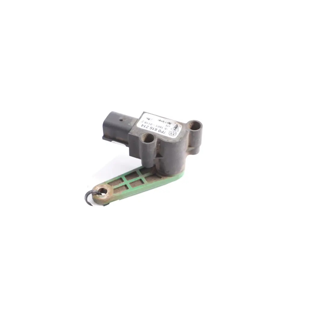 Sensore Livello Controllo Fari Destro per Porsche Cayenne 92A con numero di parte 7P0616214 Porsche Cayenne 92A Sensore Livello Controllo Fari Destro - SKU 7P0616214 - Numero di parte 7P0616214