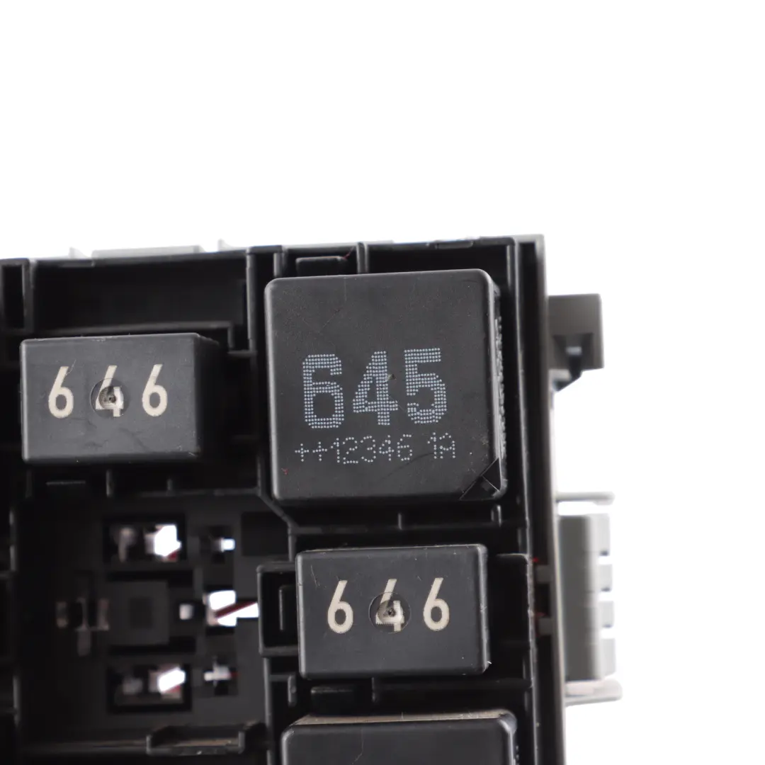 Fuse Box Relay Control Module to Porsche Cayenne 92A 3.0 TDI with Part number 7P0937211A Porsche Cayenne 92A 3.0 TDI Fuse Box Relay Control Module - SKU 7P0937211A - Part number 7P0937211A