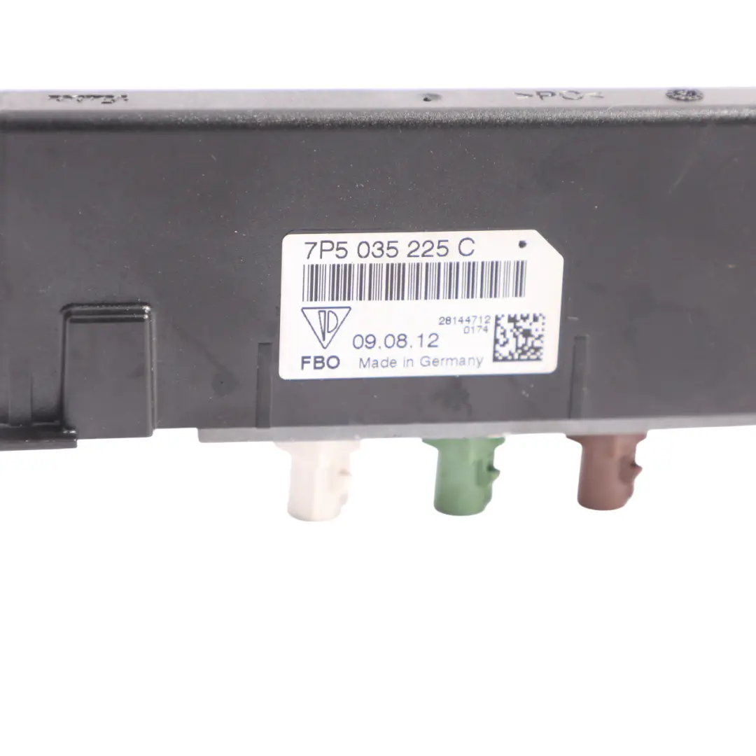 Aerial Antenna Amplifier Lid Left N/S to Porsche Cayenne 92A with Part number 7P5035225C Porsche Cayenne 92A Aerial Antenna Amplifier Lid Left N/S - SKU 7P5035225C - Part number 7P5035225C
