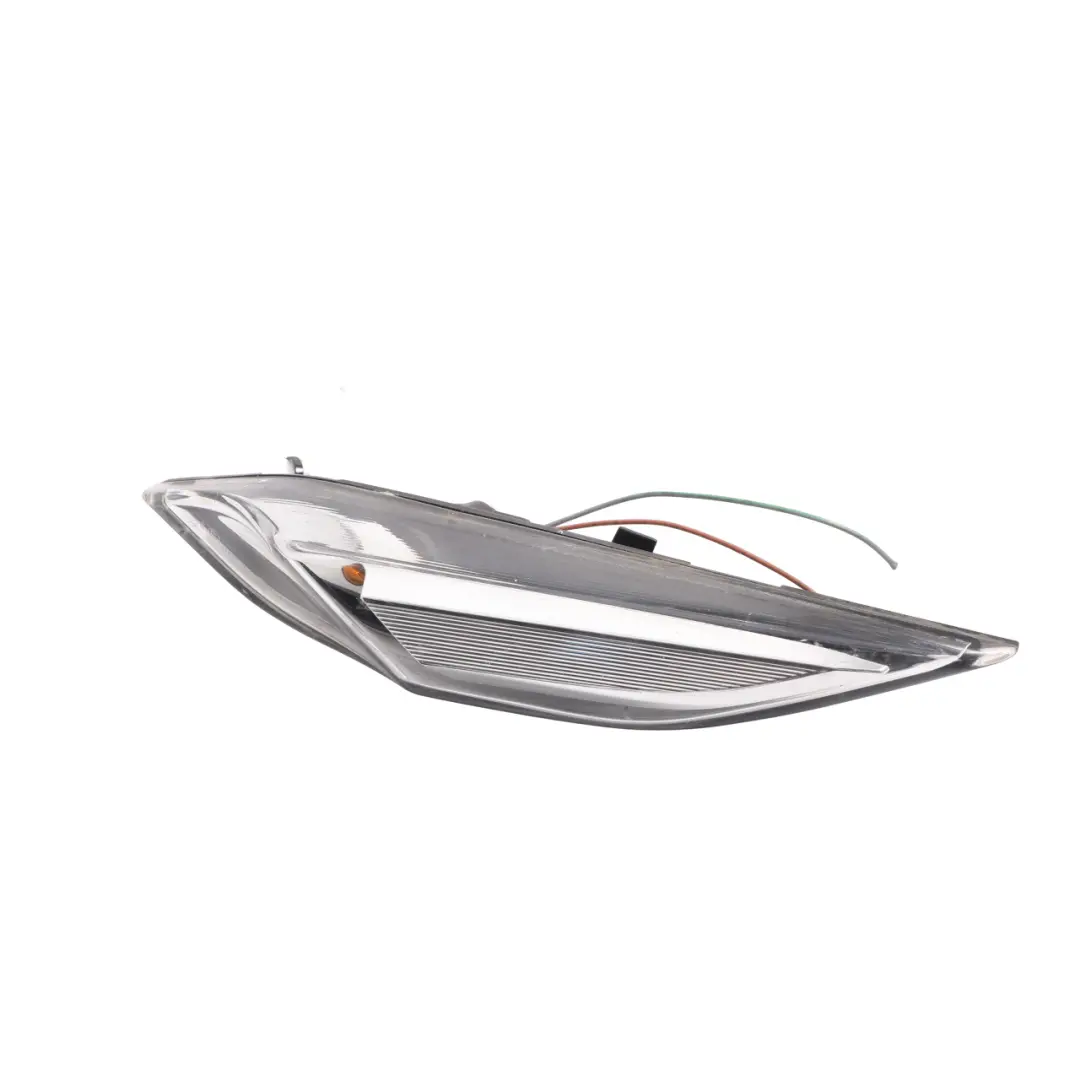 Additional Turn Indicator Lamp Right O/S to Porsche Cayenne 92A with Part number 7P5949102A Porsche Cayenne 92A Additional Turn Indicator Lamp Right O/S - SKU 7P5949102A - Part number 7P5949102A