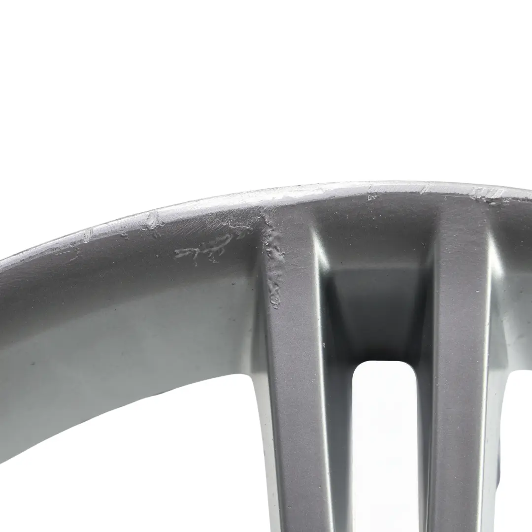 Felga Aluminiowa Srebrna 18" 8J ET:40 VIA do BMW E90 o numerze 8036933 BMW E90 Felga Aluminiowa Srebrna 18" 8J ET:40 VIA - SKU 8036933-VIA - Numer Części 8036933