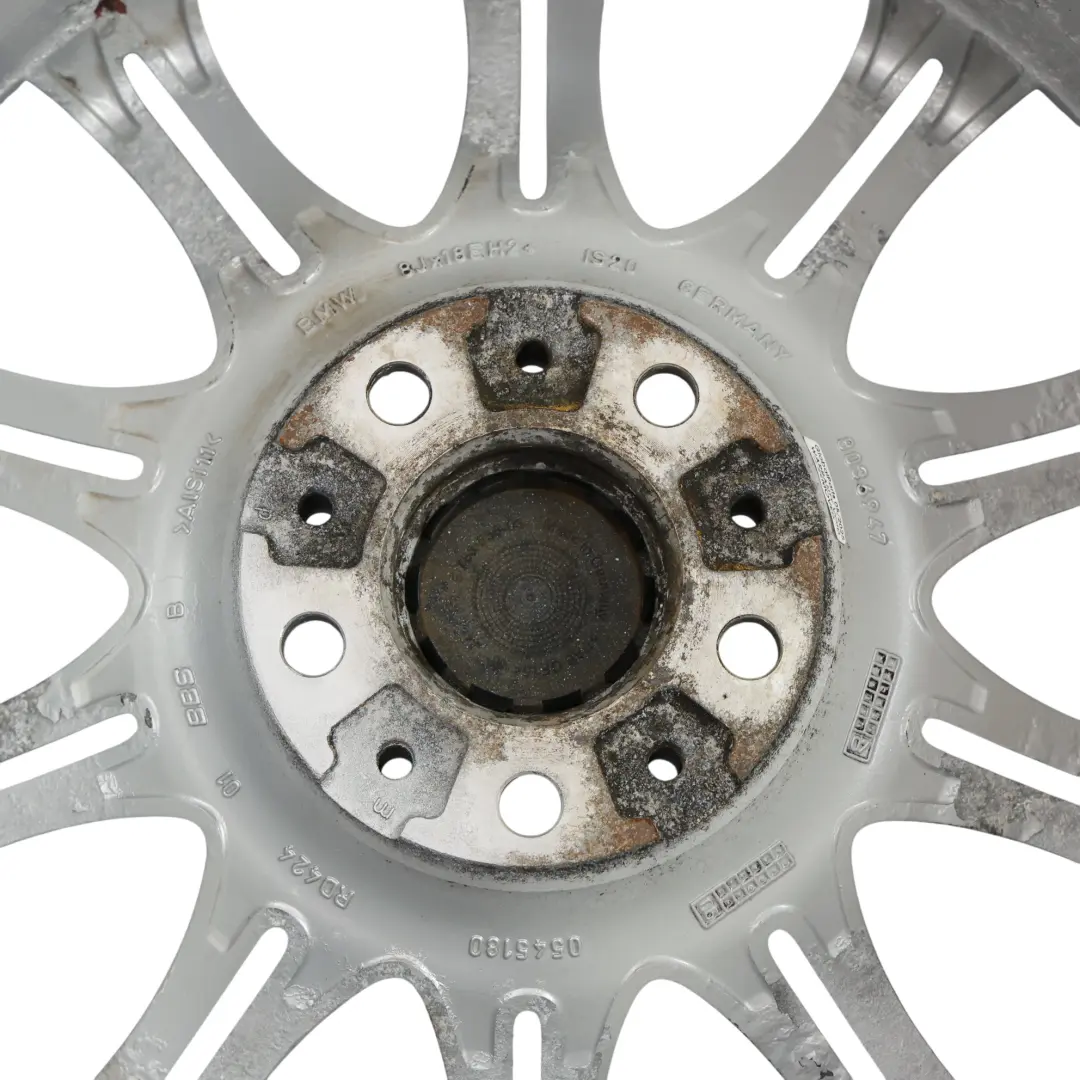 Silber Alu Felge 18" 8J ET:20 M Doppel Speiche 135 für BMW E60 E61 mit Teilenummer 8036947 BMW E60 E61 Silber Alu Felge 18" 8J ET:20 M Doppel Speiche 135 - SKU 8036947 - Teilenummer 8036947