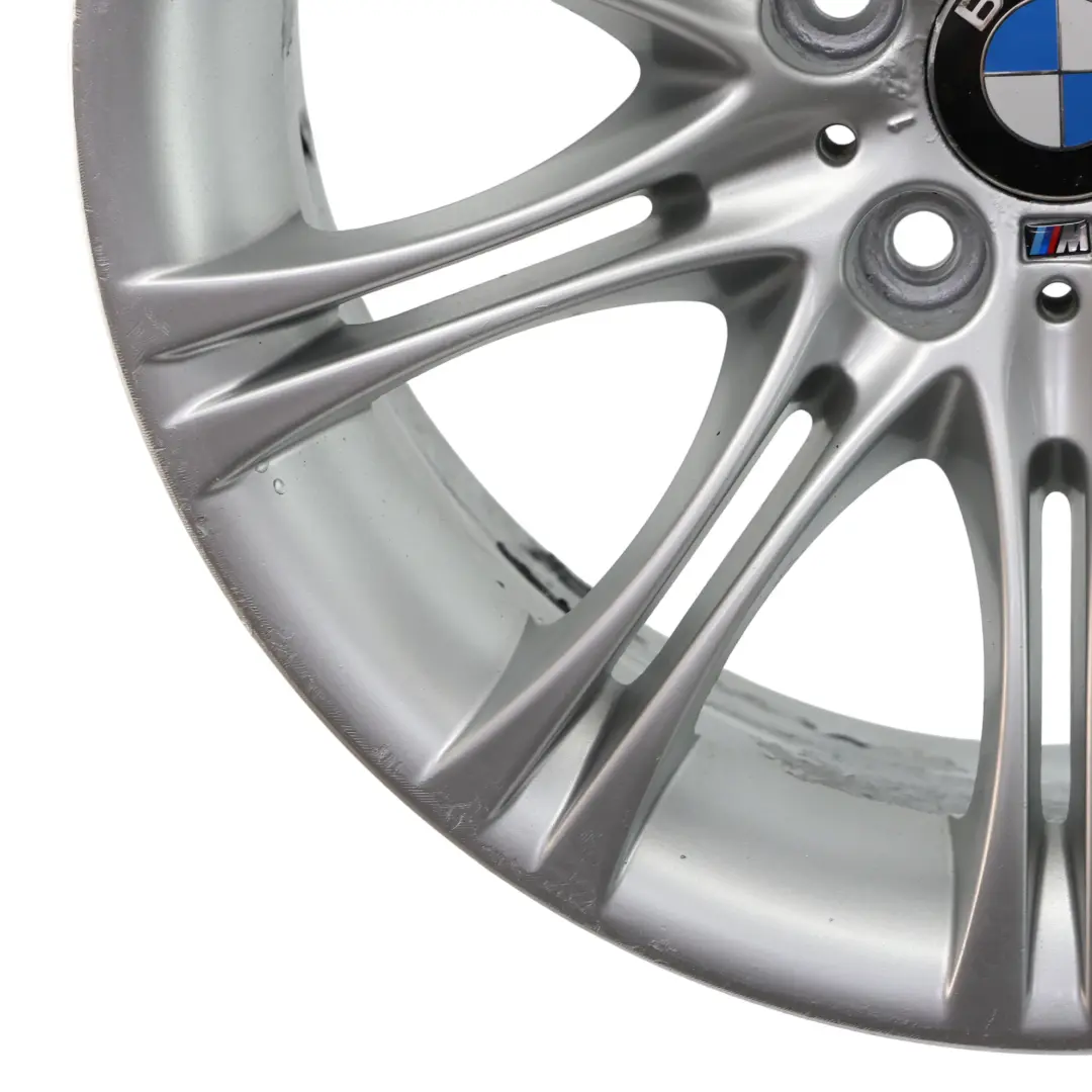llanta De aleacion De plata 18 "8J ET:20 M De doble radio 135 para BMW E60 E61 con número de pieza 8036947 BMW E60 E61 llanta De aleacion De plata 18 "8J ET:20 M De doble radio 135 - SKU 8036947 - Número de pieza 8036947